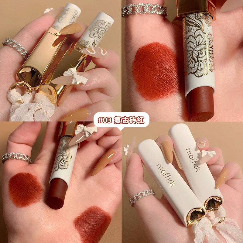 Labial Mate MAFFICK Lace Whisper de Larga duración