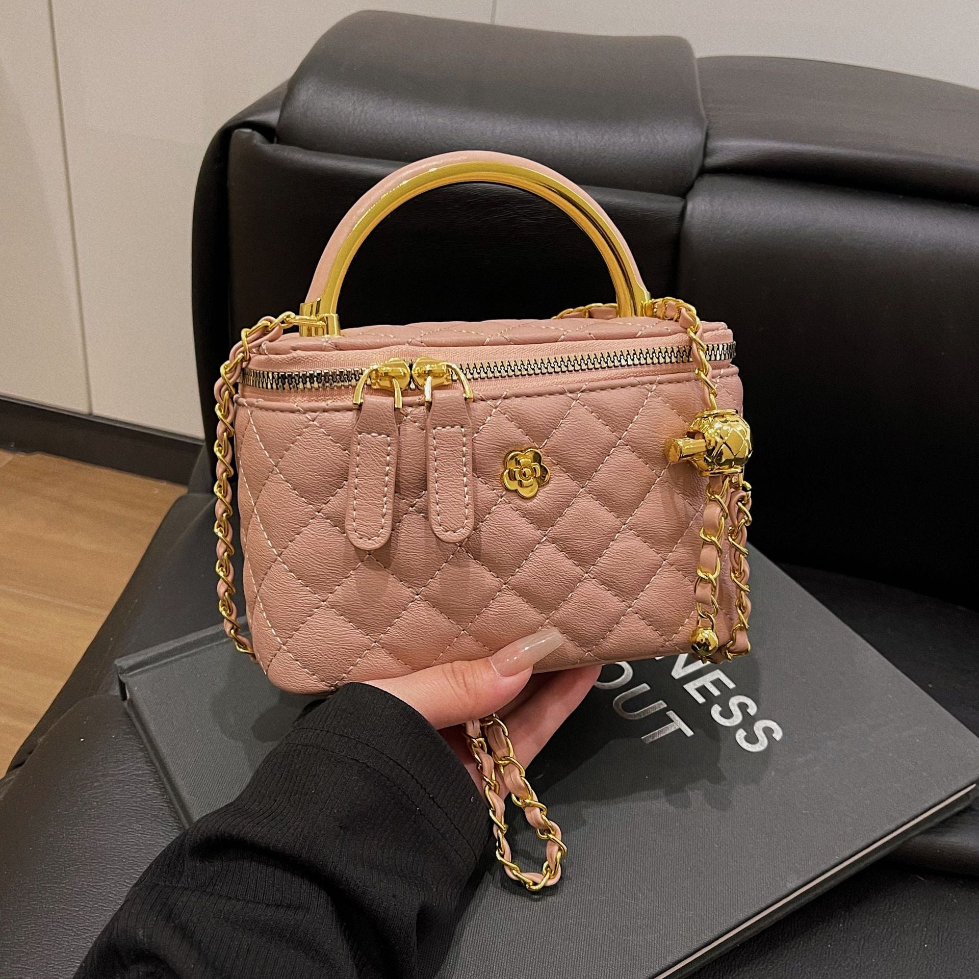 Bolso Mini, Elegante Acolchado con Cadena Dorada